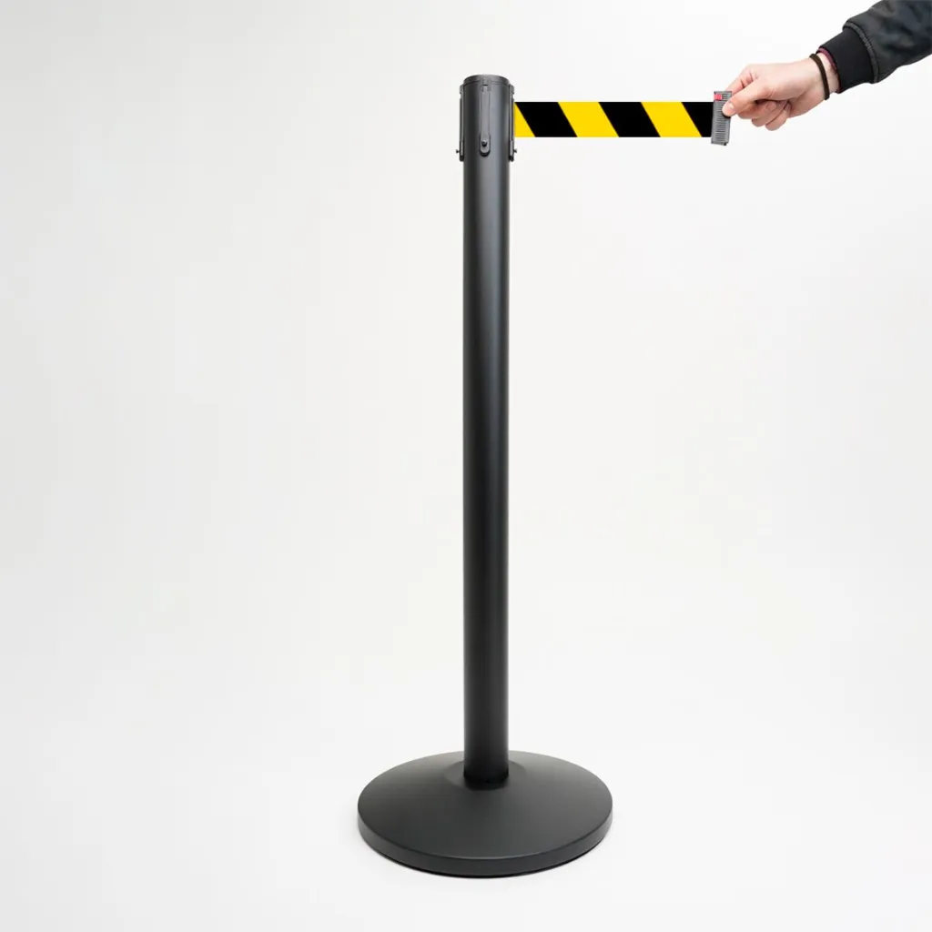 Poteau de guidage noir mat avec sangle jaune noir et base conique professionnelle TELNALINE