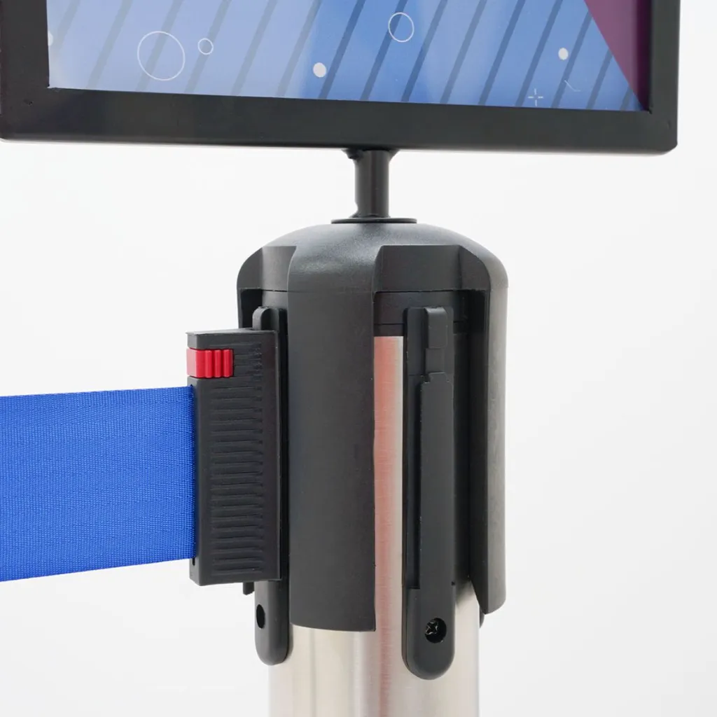 Fixation du porte affiche A4 sur la tête du poteau de délimitation TELNALINE