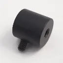 Détail de l’attache murale noire mate pour cordon élastique utilisée avec poteau de délimitation TELNALINE