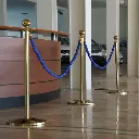 Poteaux de guidage à cordon or en showroom professionnel TELNALINE