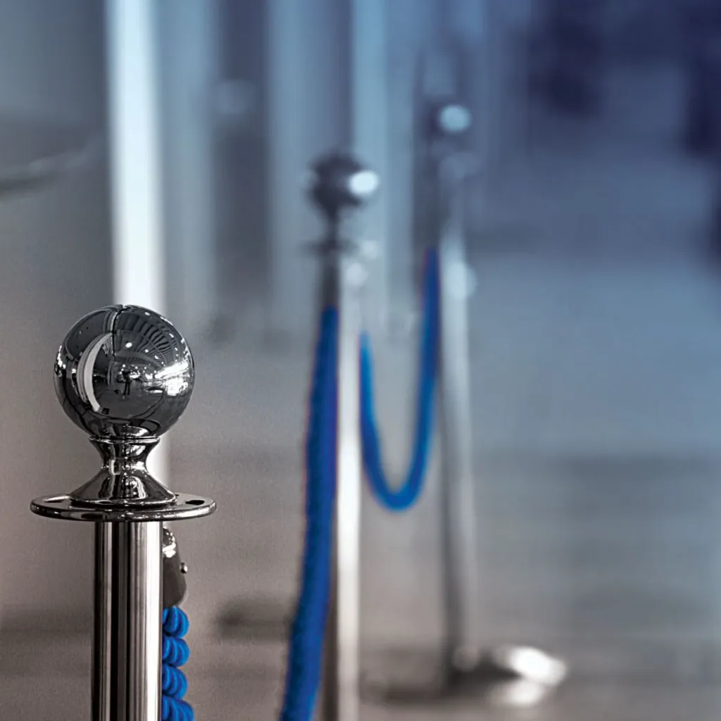 Poteau cordon chrome environnement professionnel TELNALINE