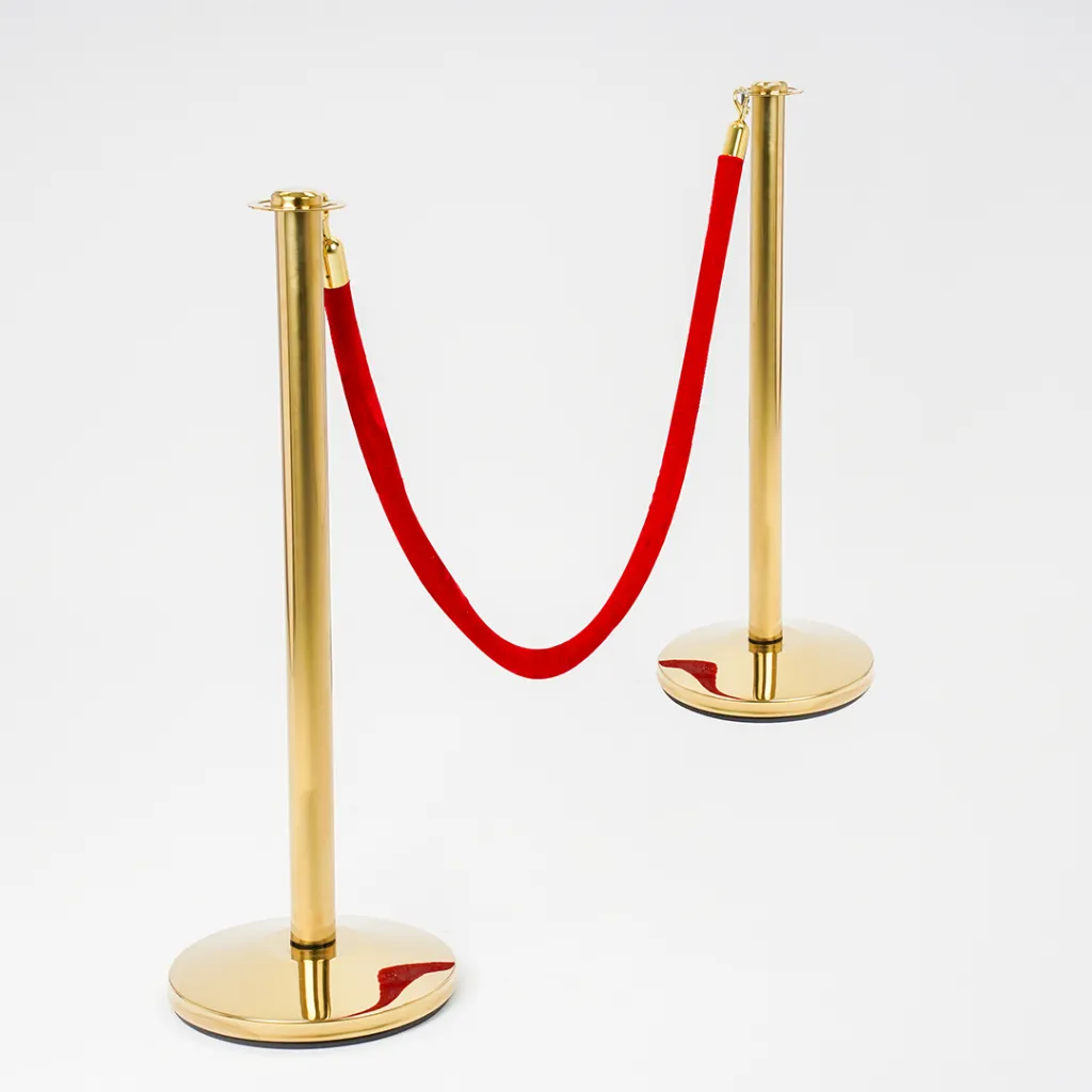 Cordon velours rouge 2 m tendu entre deux poteaux de guidage dorés – vue en situation poteau-guidage-noir-mat-cordon-bleu-mise-en-situation-telnaline.webpPoteaux de guidage noir mat avec cordon bleu en mise en situation professionnelle TELNALINE