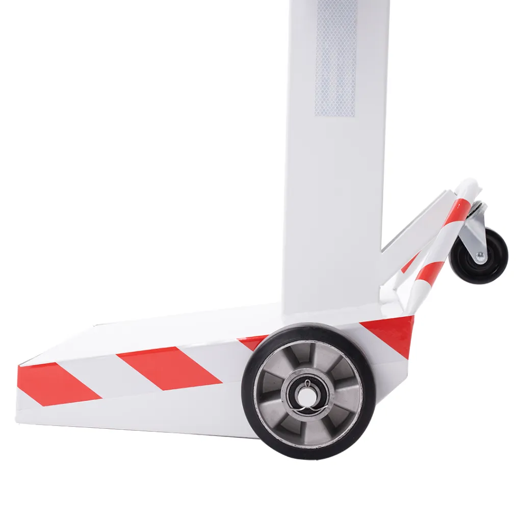 Détail base et roues du chariot de signalisation aéroportuaire avec marquage rouge et blanc TELNALINE®