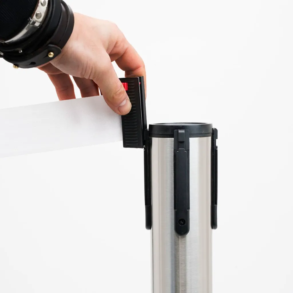 Détail tête d accroche sangle pour poteau de guidage professionnel TELNALINE