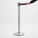 Détail tête rétractable avec sangle noire pour poteau de guidage professionnel TELNALINE