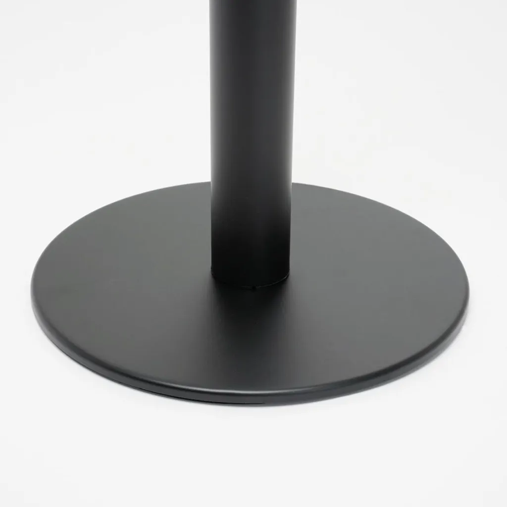 bas-poteau-guidage-noir-base-plate-detail.webp