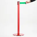 poteau-guidage-rouge-sangle-verte-retractile.webp