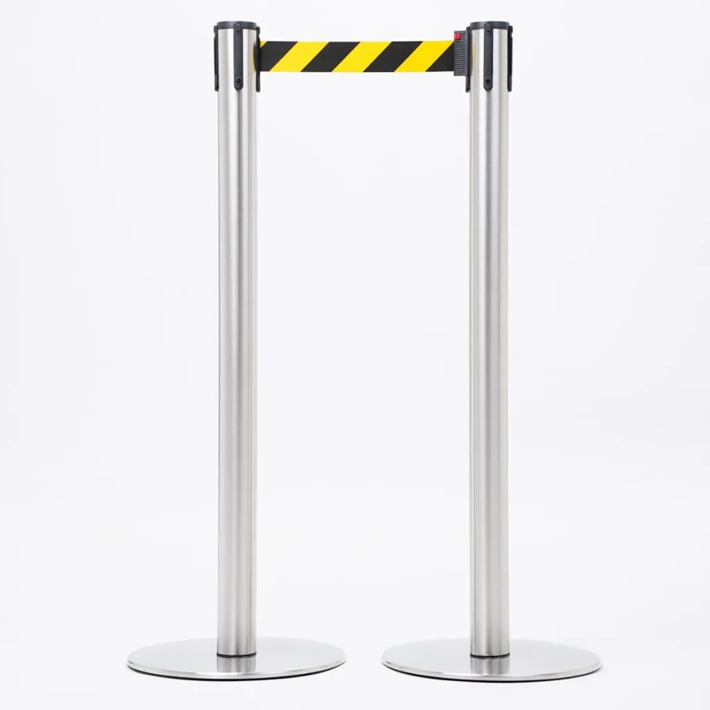 Poteaux de guidage acier brossé avec sangle jaune noir sécurité vue ensemble professionnel TELNALINE