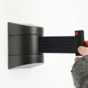 Enrouleur mural noir avec sangle de 5 mètres